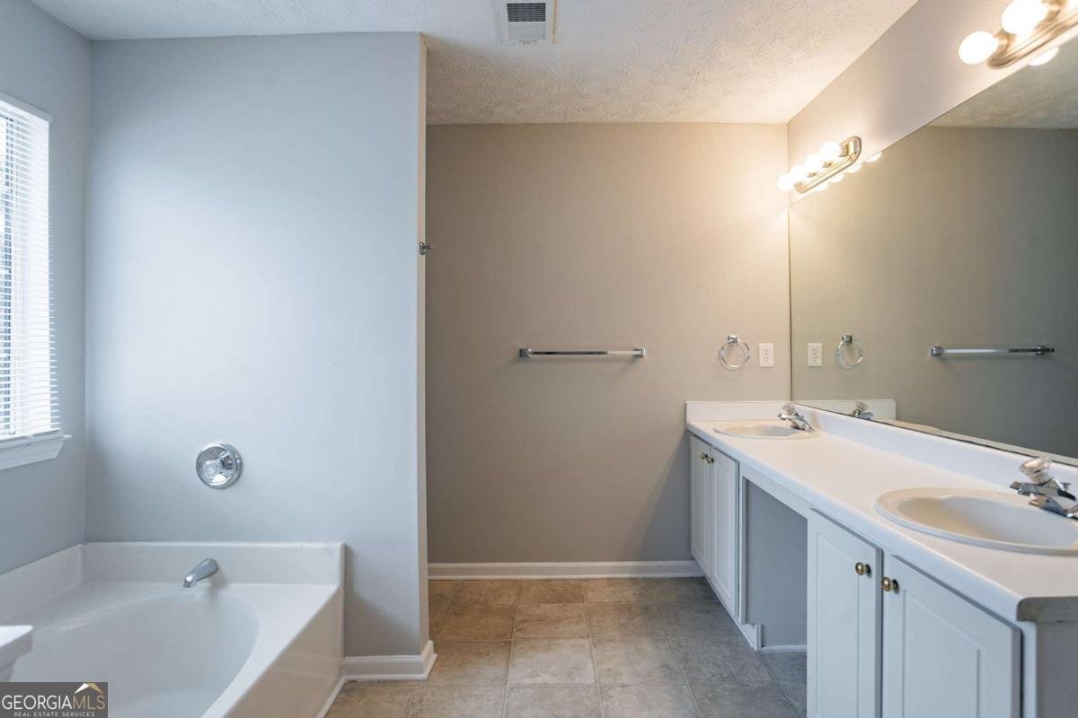 3870 Golfe Links Drive Snellville - 23