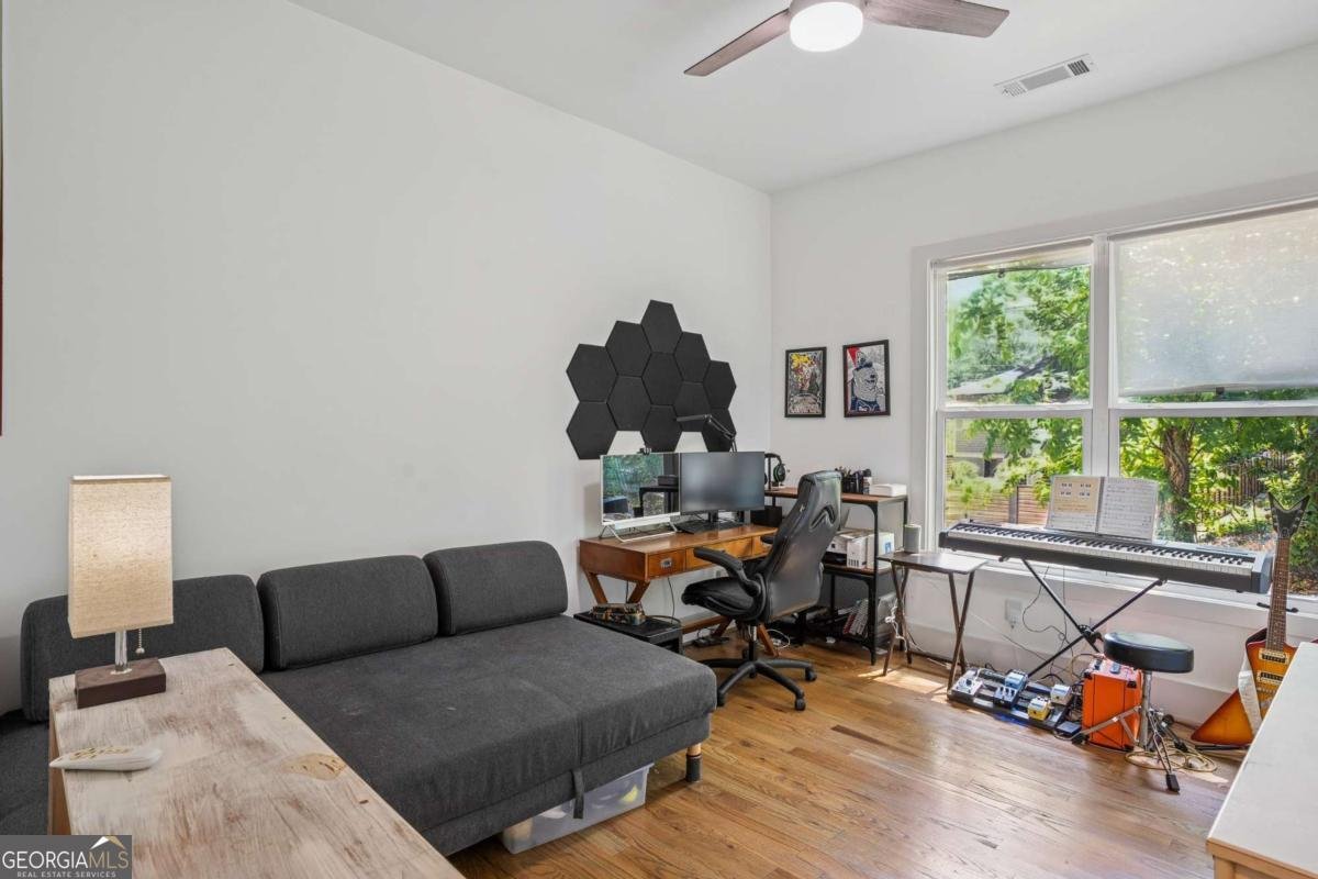 642 Erin Avenue Atlanta - 11