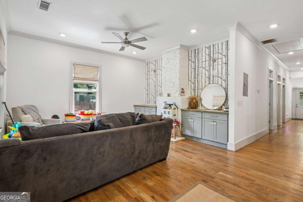 642 Erin Avenue Atlanta - 9