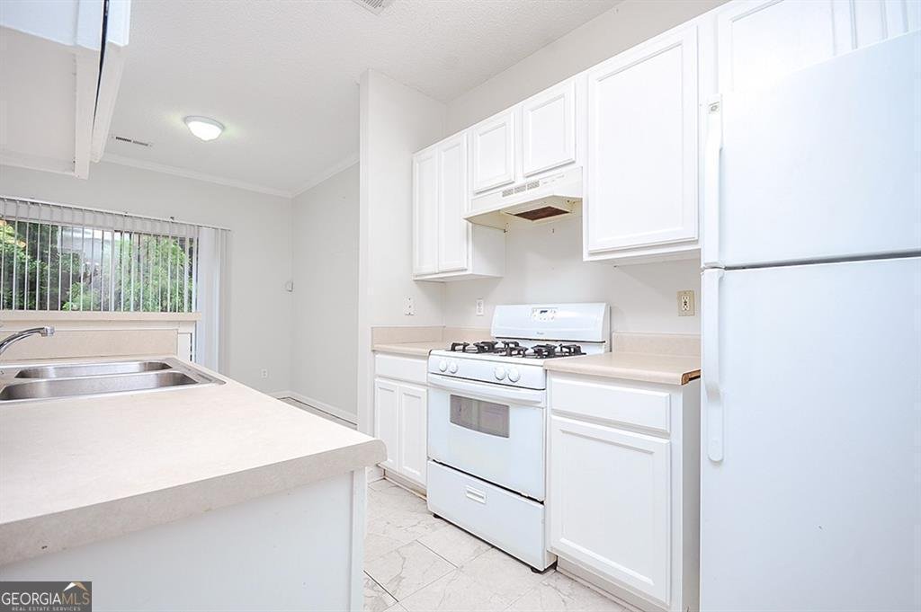 2594 Laurel Circle Atlanta - 9