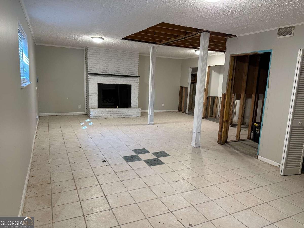 915 Lake Drive Snellville - 6