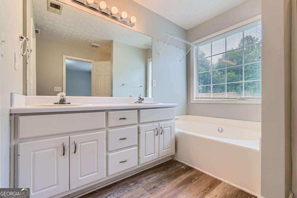 275 Mountain Way Covington - 7