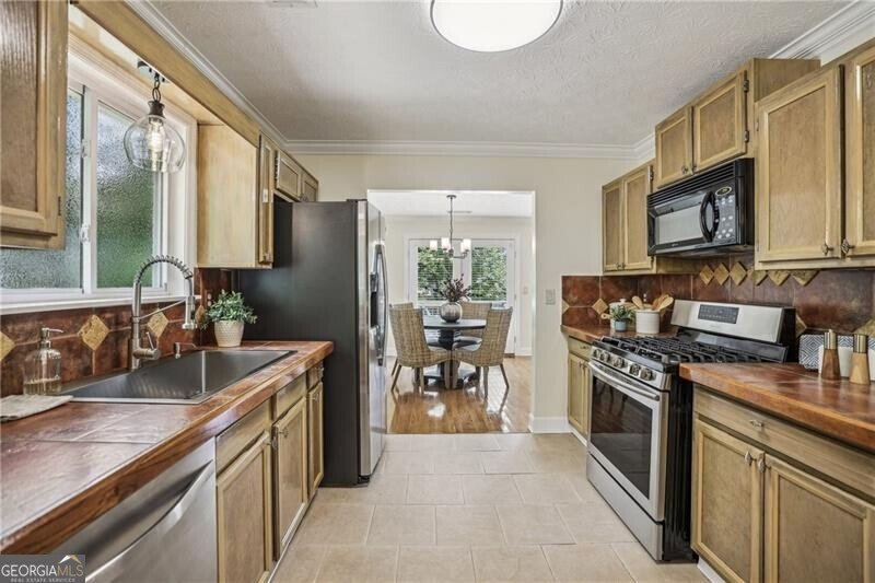 255 Broken Lance Place Johns Creek - 17