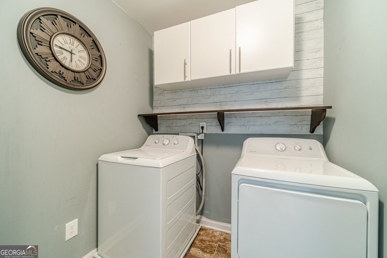 3255 CLEAR VIEW Drive Snellville - 24