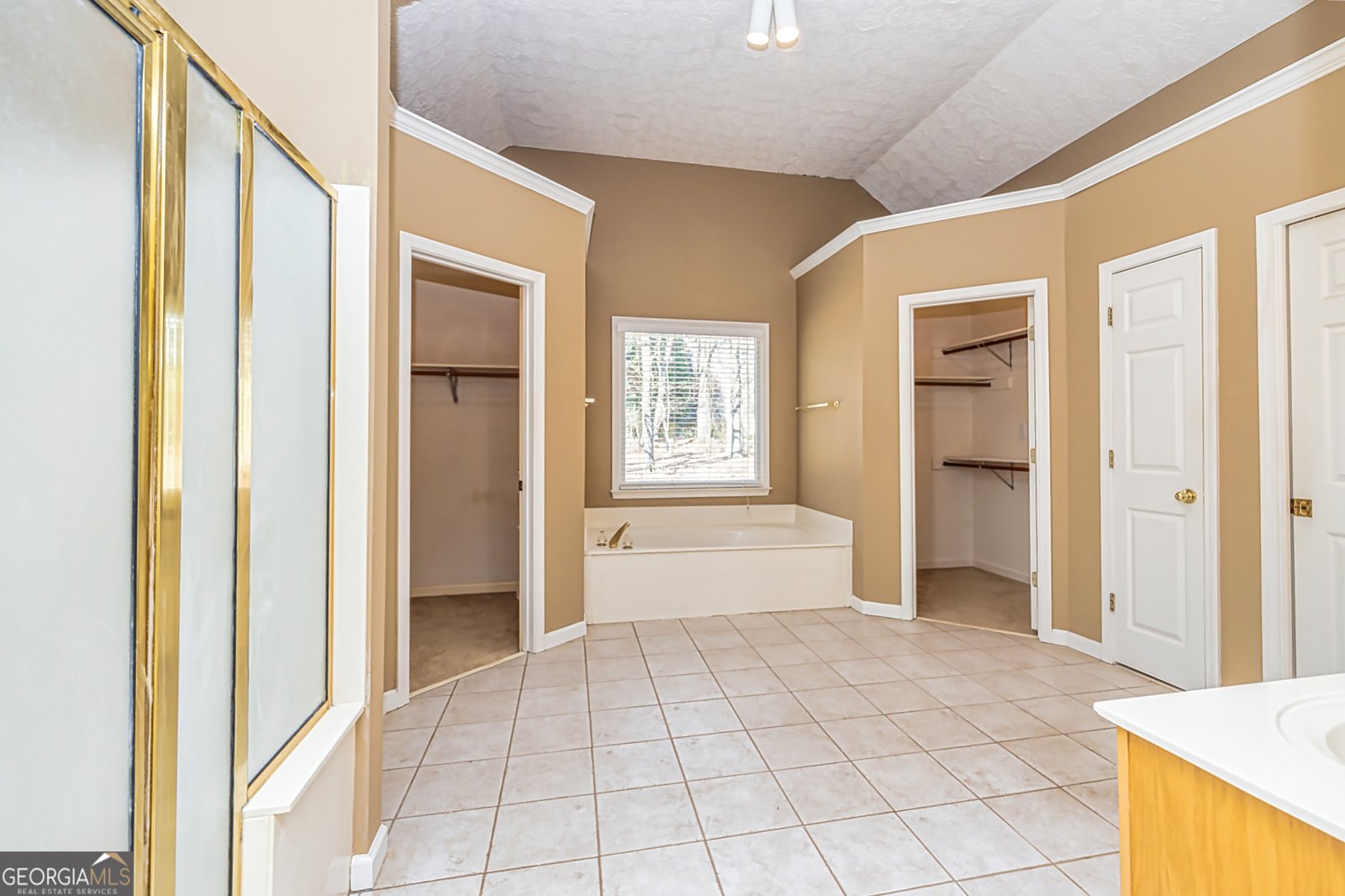 195 Youngs Circle Fayetteville - 28