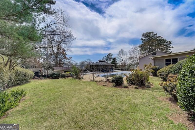 202 HEIGHTS Place Canton - 44