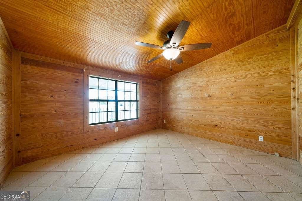 210 COUNTY ROAD 496 Centre - 20