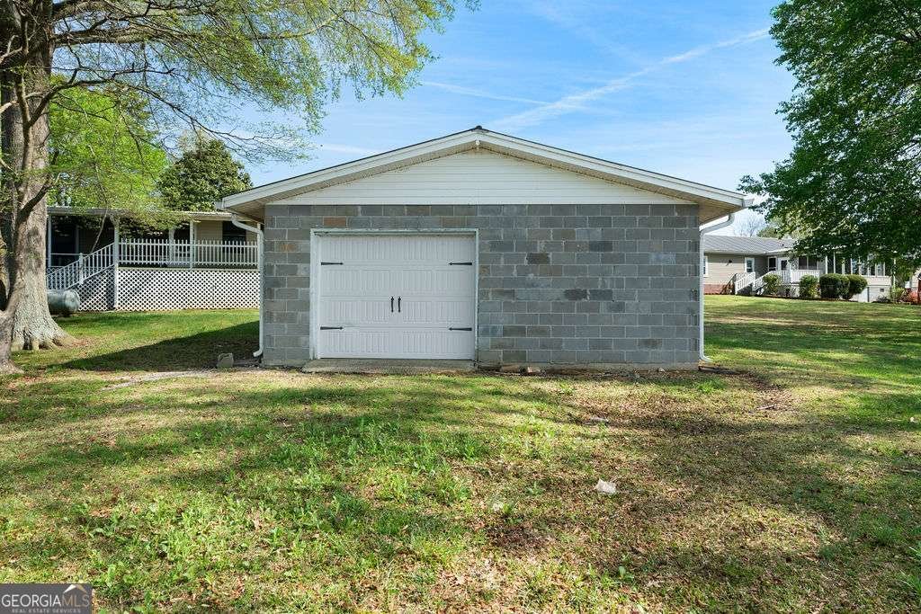 210 COUNTY ROAD 496 Centre - 38