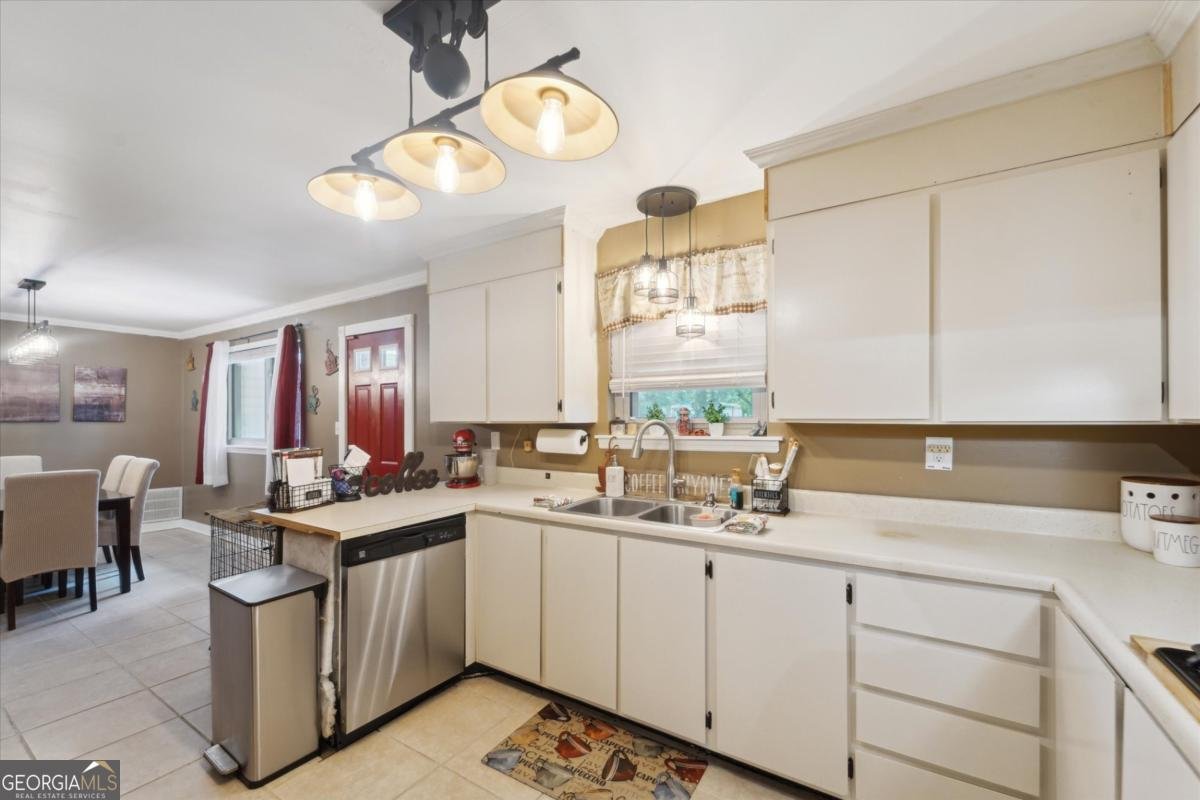 67 Lynn Avenue Garden City - 9