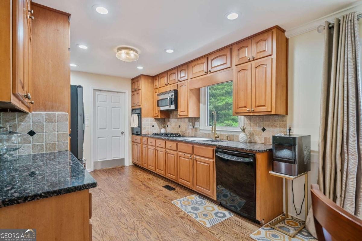 1777 Gate Trail Stone Mountain - 10