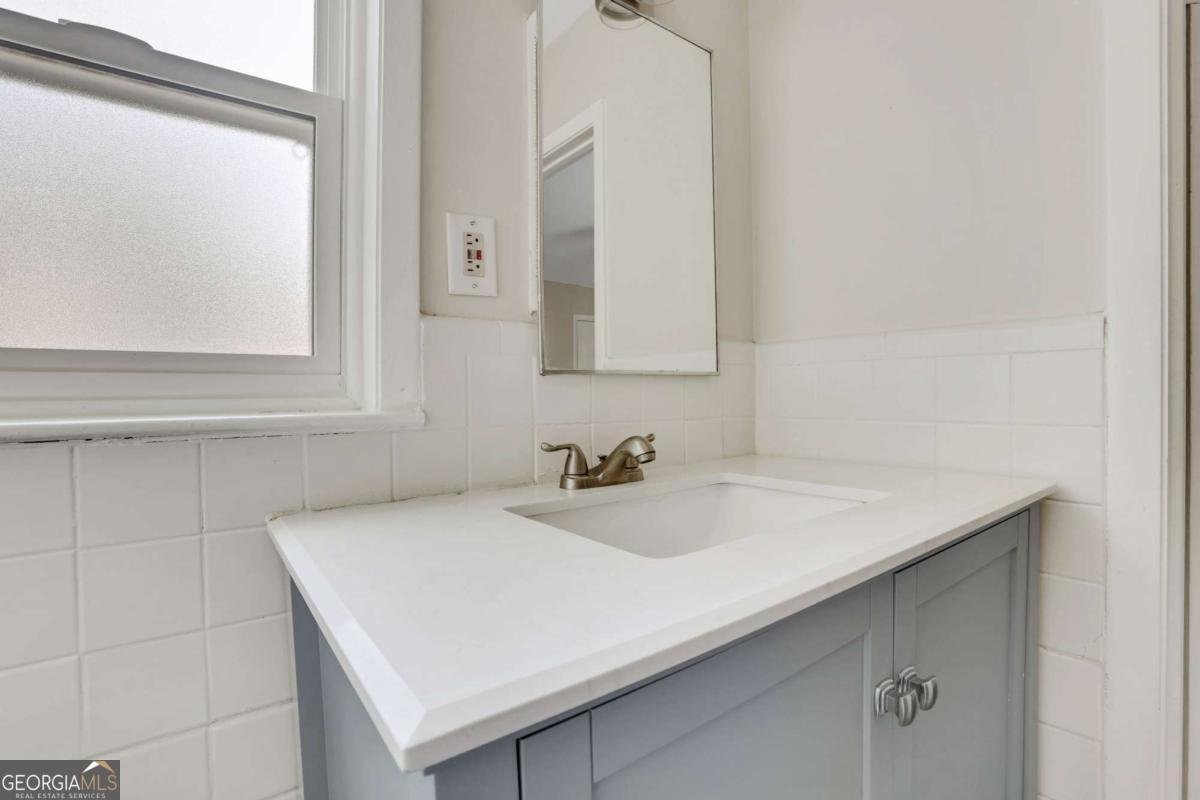 4282 Roswell Road Atlanta - 24
