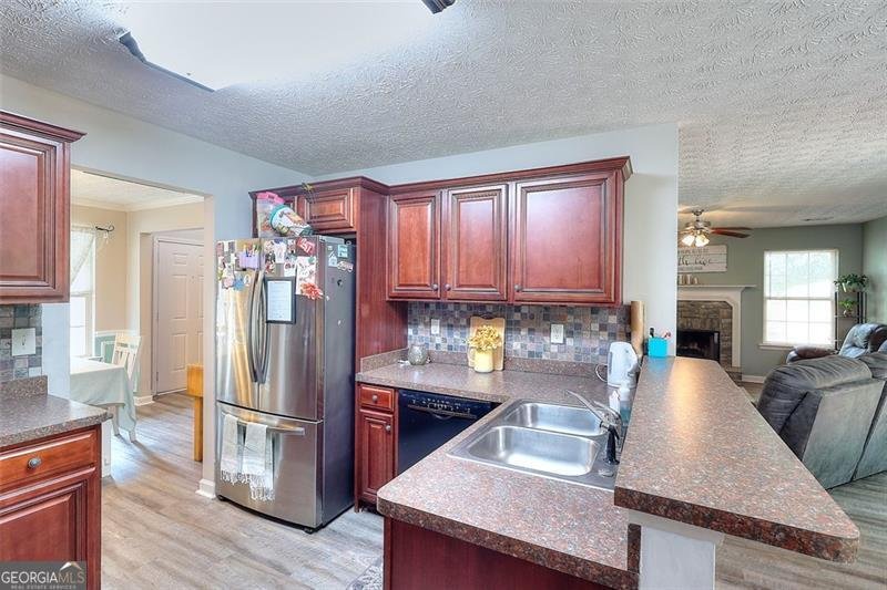 2314 Robin Dr. Loganville - 10