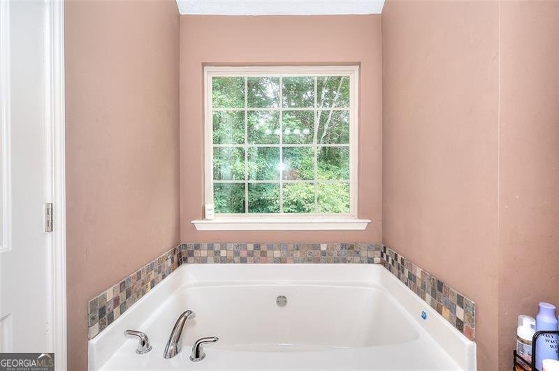 2314 Robin Dr. Loganville - 24
