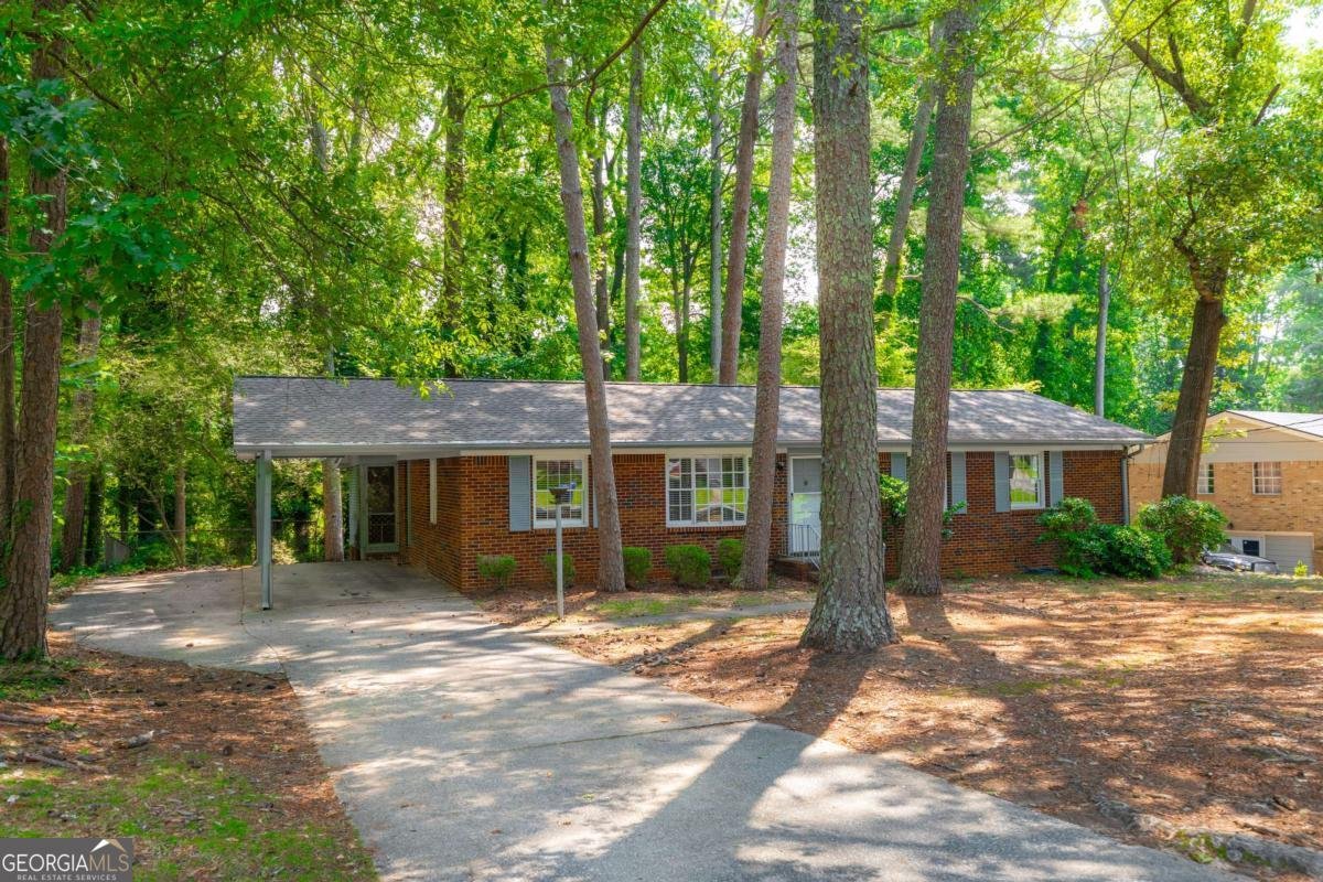 1671 Drayton Woods Drive Tucker - 2