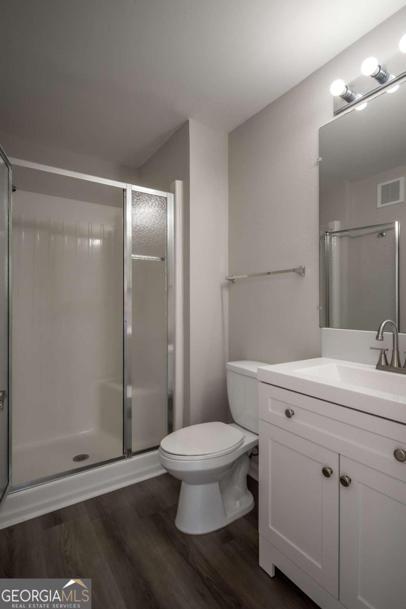 211 North Avenue Athens - 16