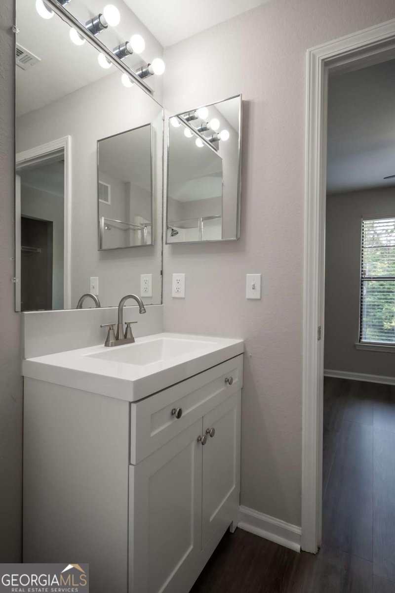 211 North Avenue Athens - 17