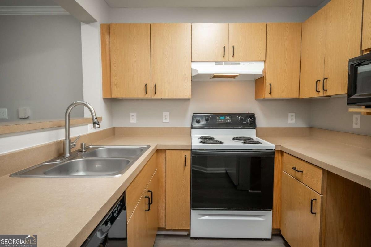 211 North Avenue Athens - 8