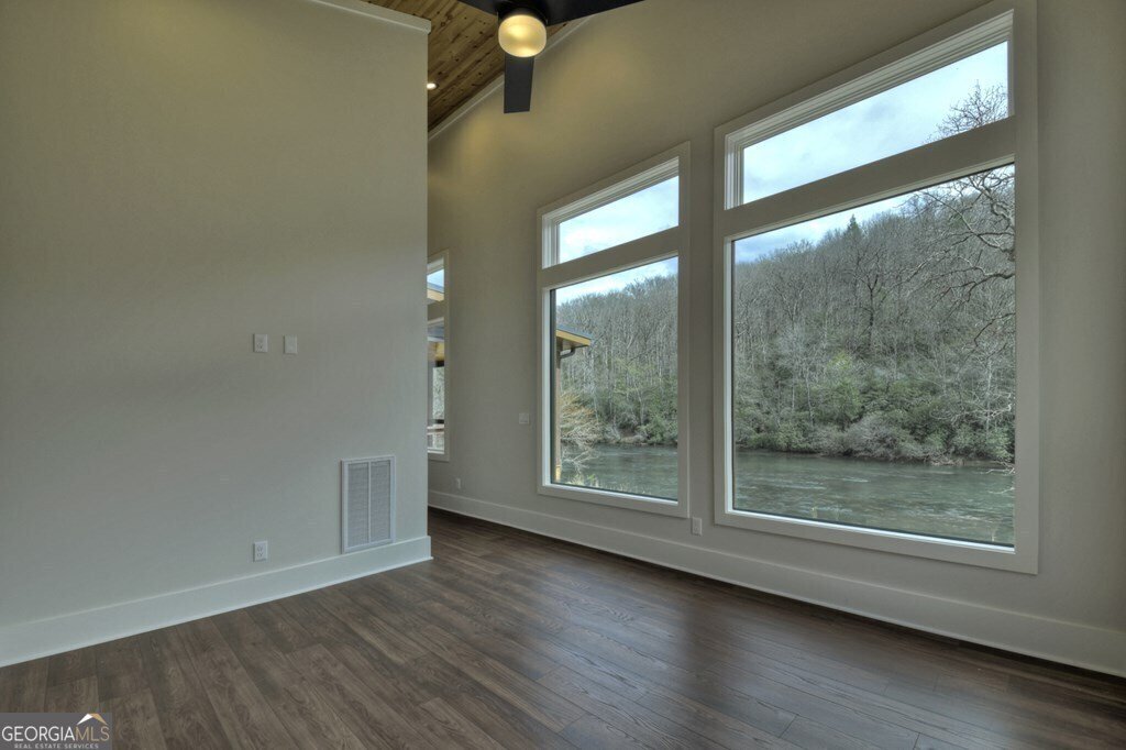 494 Riverbend Manor Blue Ridge - 36