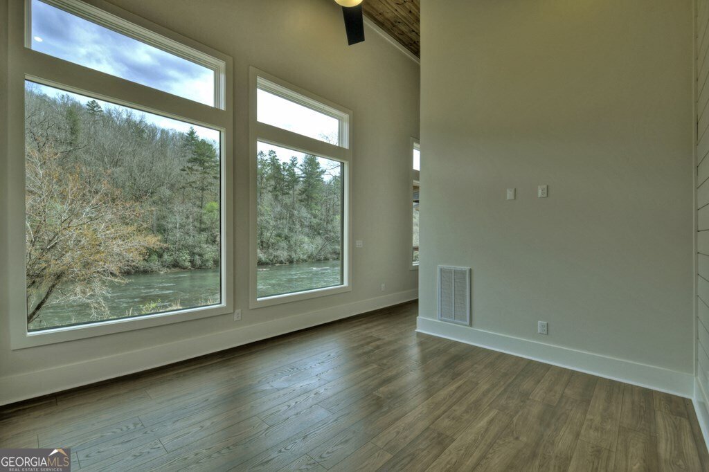 494 Riverbend Manor Blue Ridge - 41