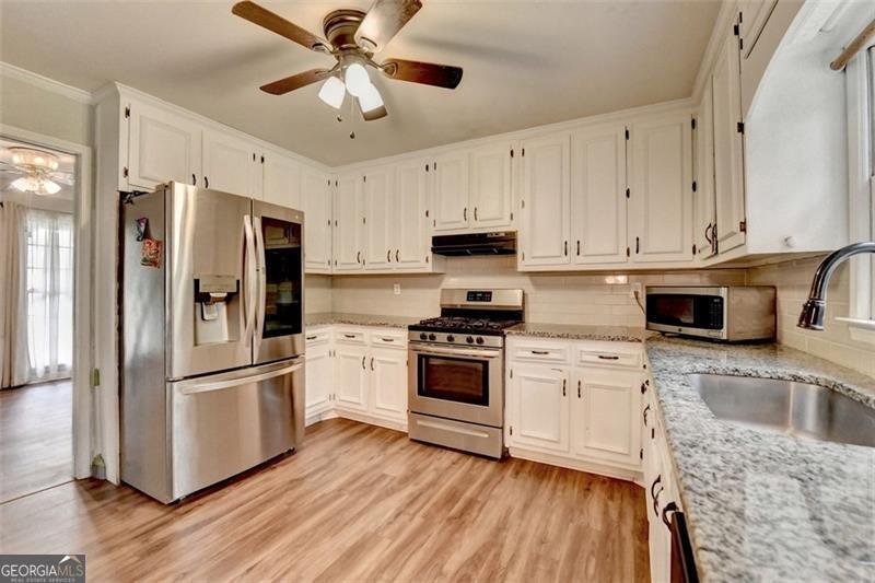 2816 HIGHLAND PARK Drive Stone Mountain - 18
