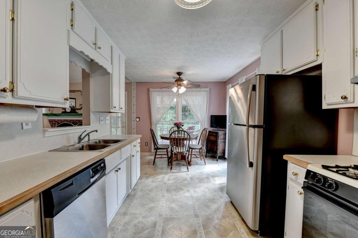 1818 Mcconnell Road Grayson - 32