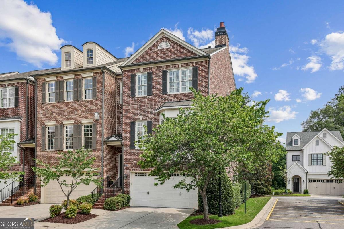 565 Rose Garden Lane Alpharetta - 2
