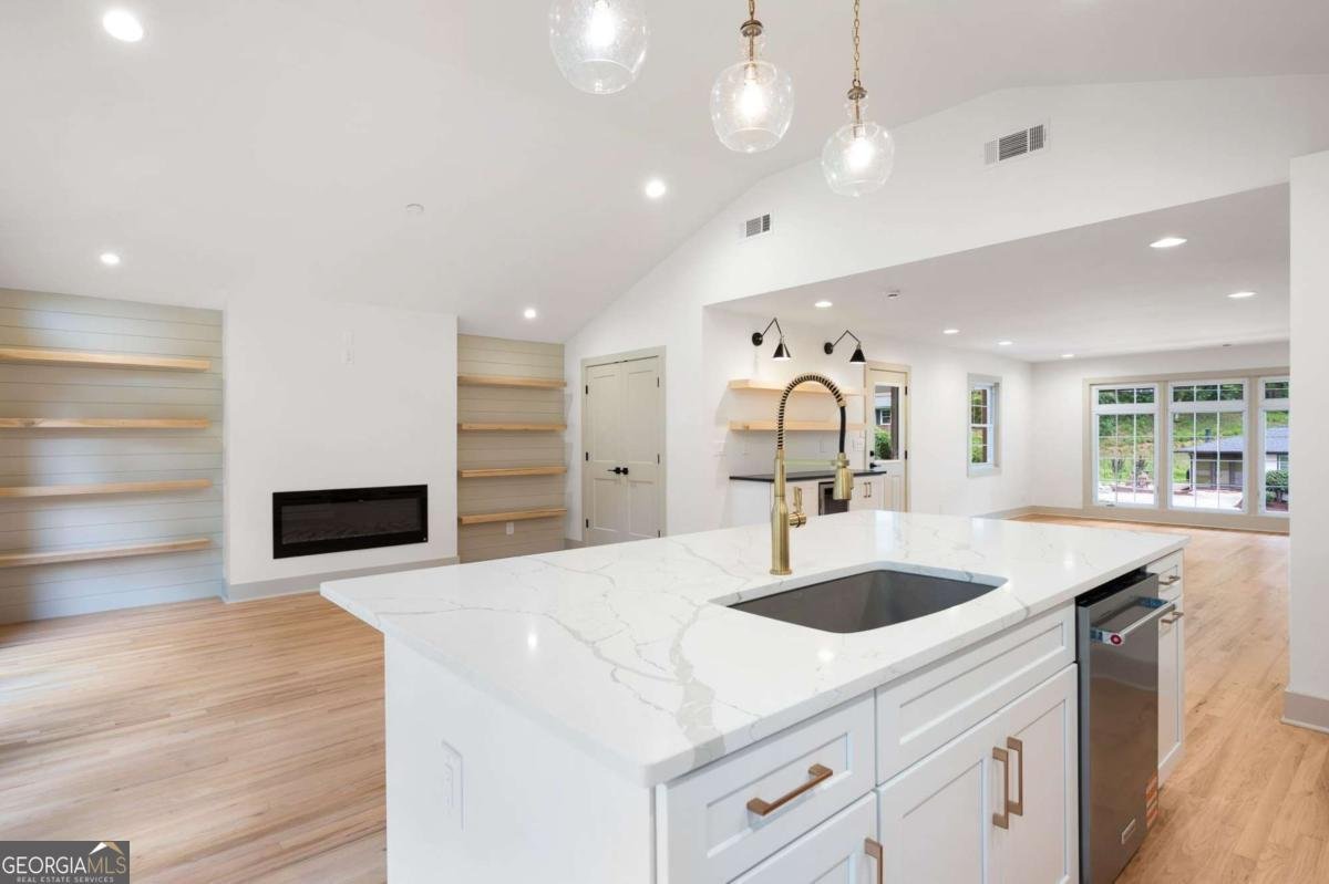 3590 LEE Street Smyrna - 20