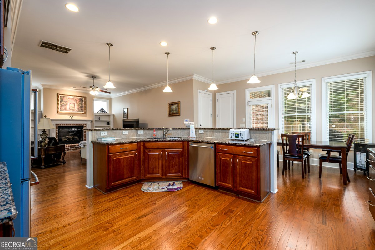 13042 Dartmore Avenue Alpharetta - 16