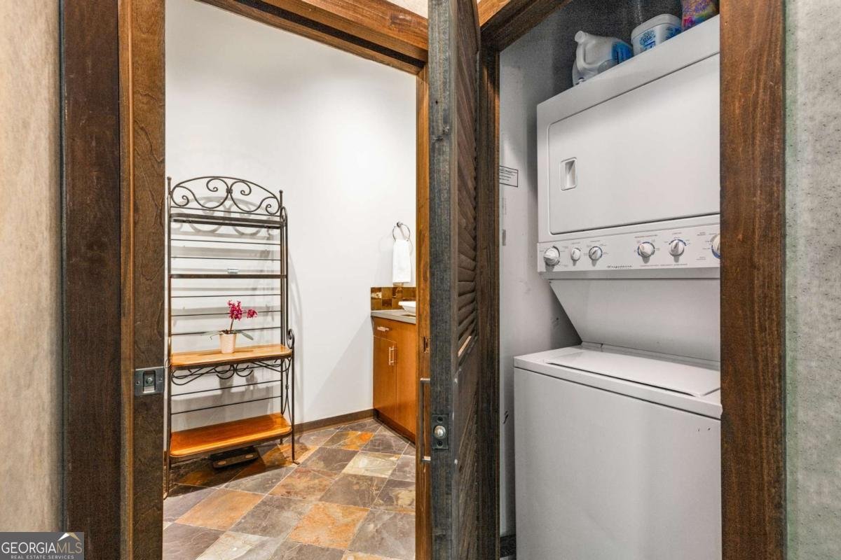 943 Peachtree Street Atlanta - 19
