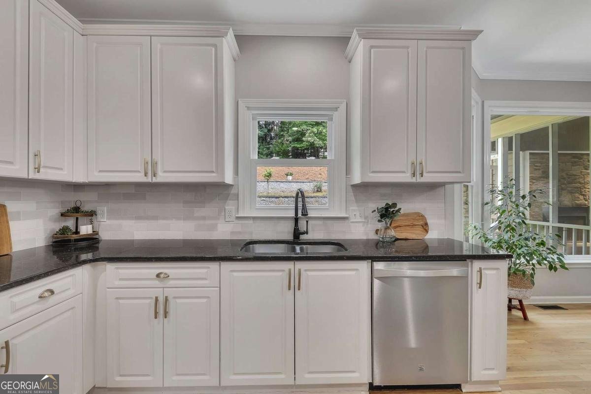 809 Hillcrest Lane Woodstock - 16