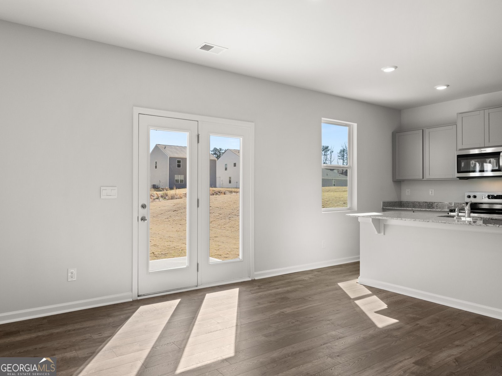 411 King Village Braselton - 11