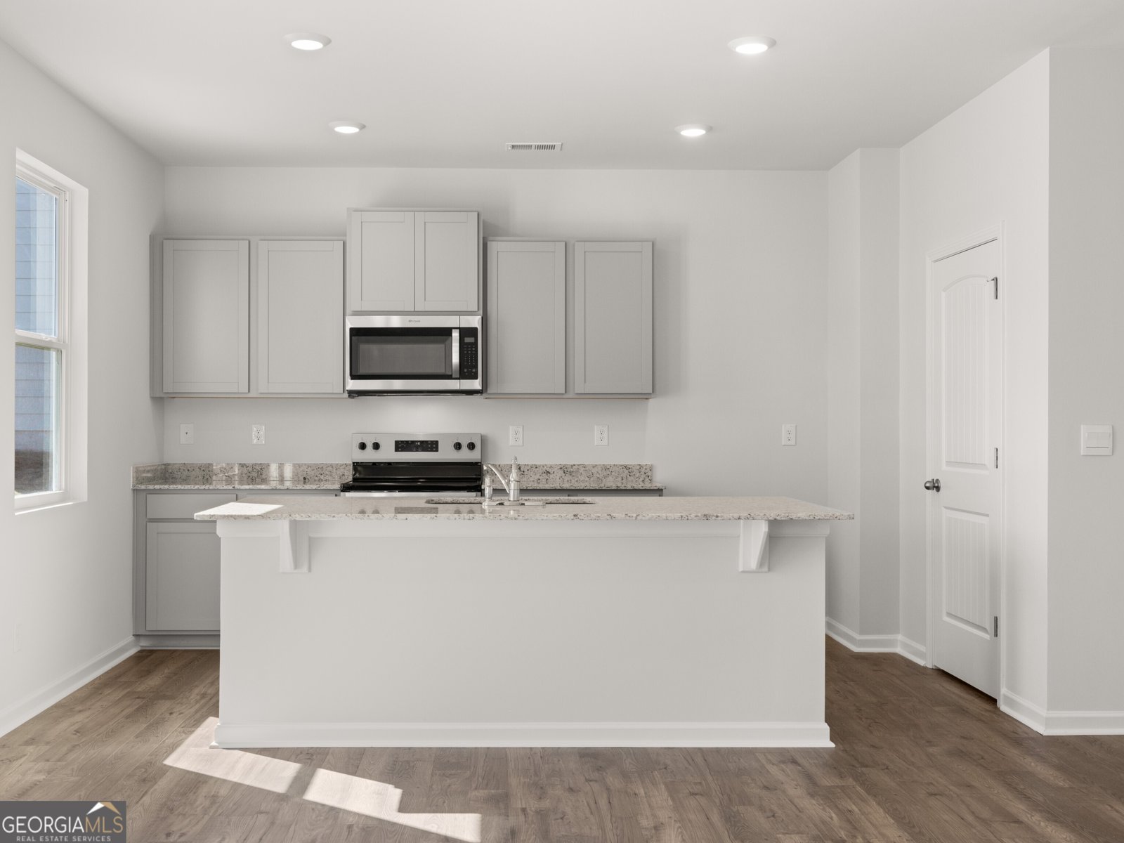 411 King Village Braselton - 6