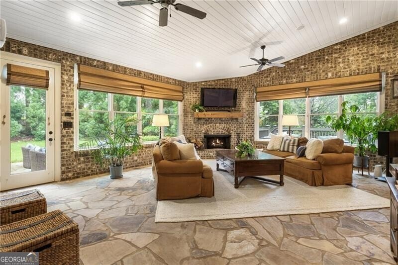 157 Lake Forrest Lane Atlanta - 28