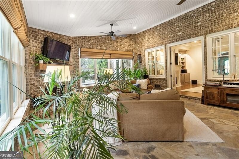 157 Lake Forrest Lane Atlanta - 29