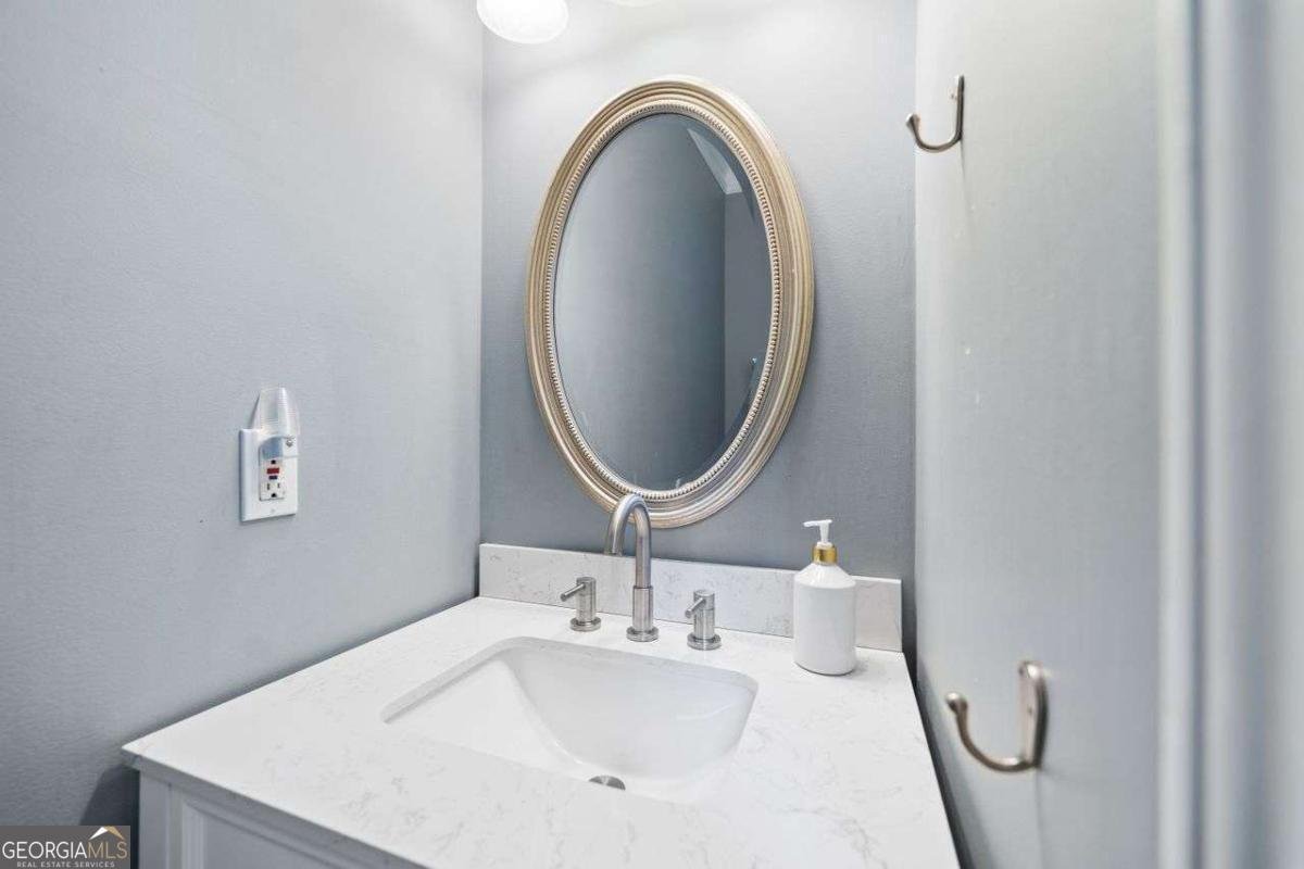 530 Summerhill Drive Roswell - 10