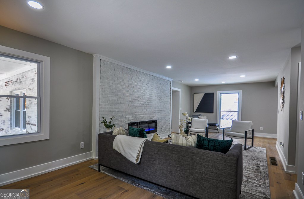 4395 Woodland Brook Drive Atlanta - 44