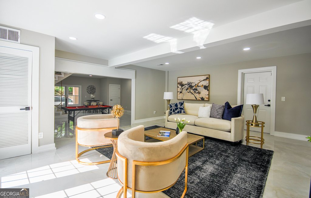 4395 Woodland Brook Drive Atlanta - 55