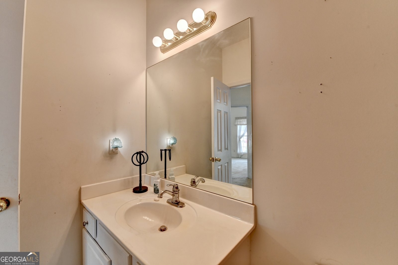 2790 Meadow Gate Way Loganville - 43