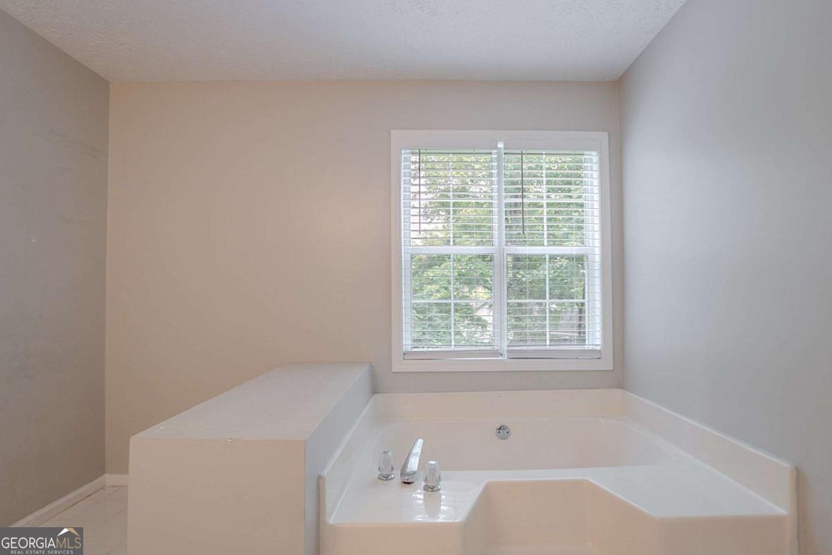 2140 Deer Trail Suwanee - 22