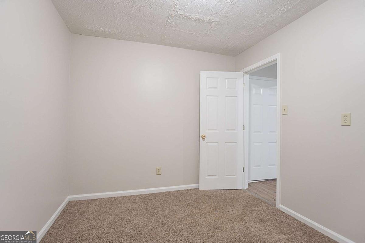 2140 Deer Trail Suwanee - 27