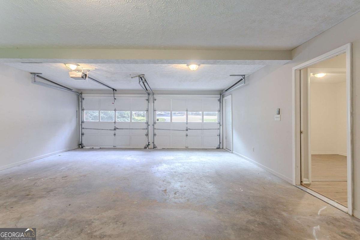 2140 Deer Trail Suwanee - 31