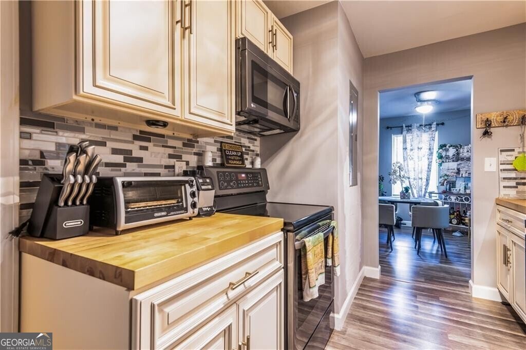 3182 Latona Drive Atlanta - 45