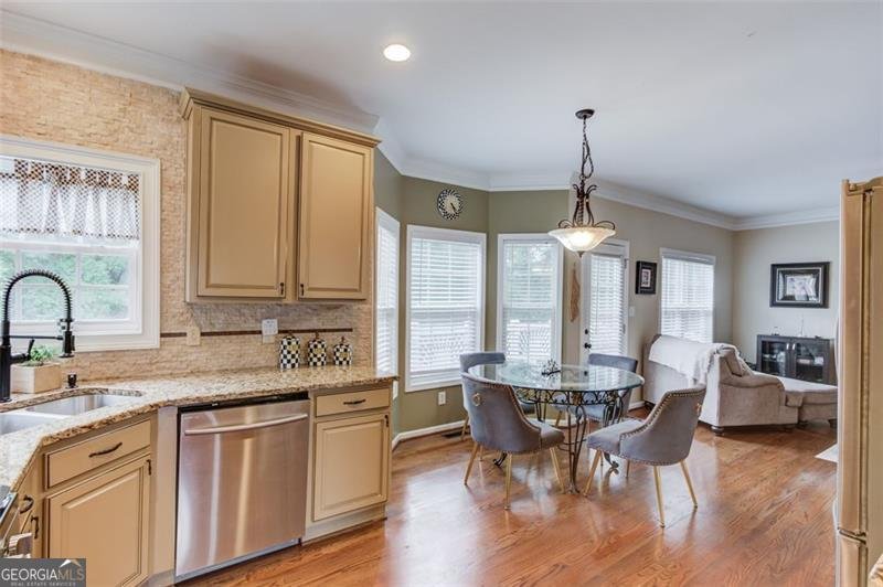 262 SANDHURST Court Suwanee - 15