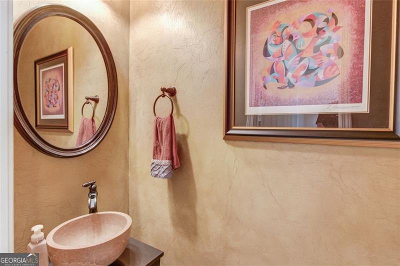 262 SANDHURST Court Suwanee - 16