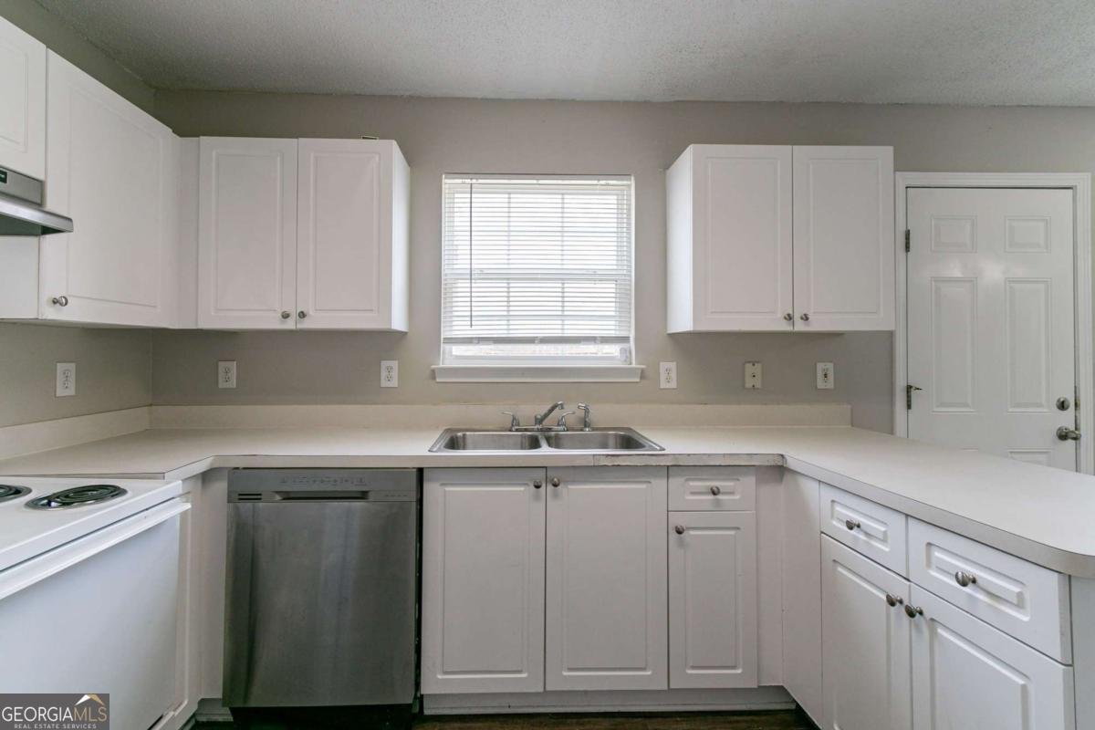 256 Turnstone Road Stockbridge - 3