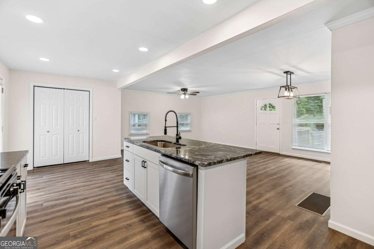 2049 Phillips Drive Atlanta - 15
