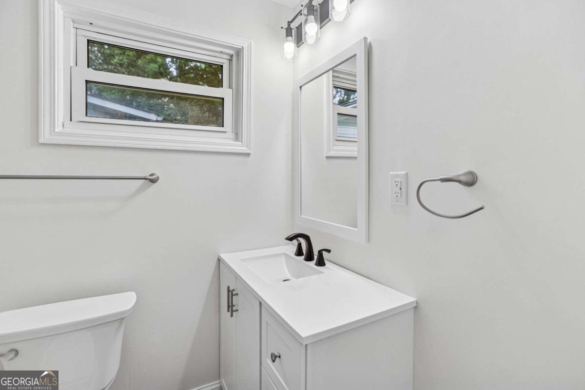 2049 Phillips Drive Atlanta - 27