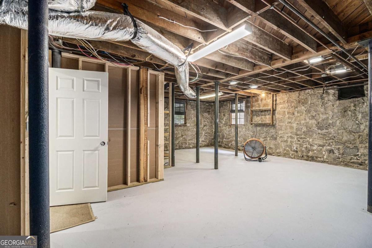 879 Wildwood Road Atlanta - 32