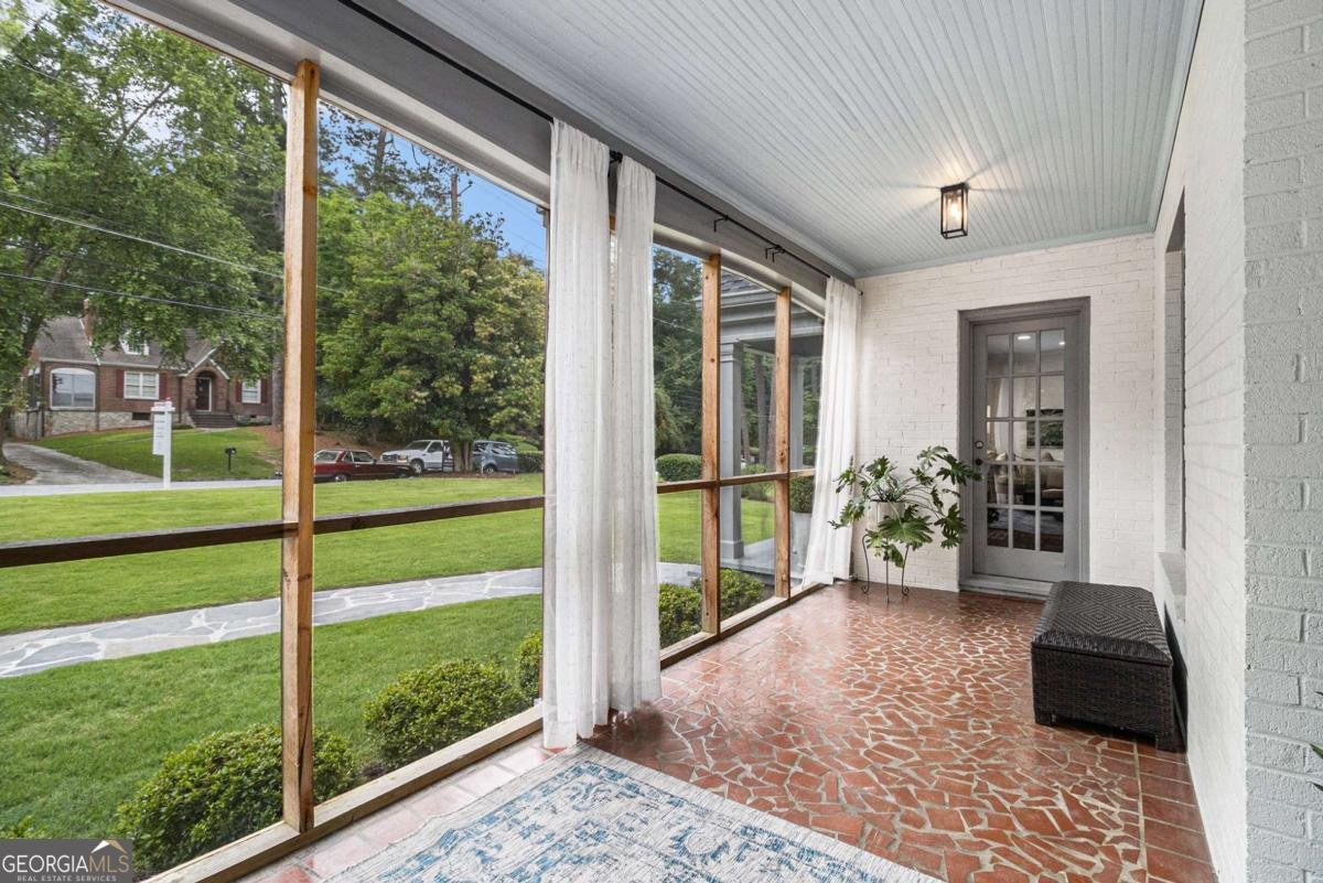 879 Wildwood Road Atlanta - 4