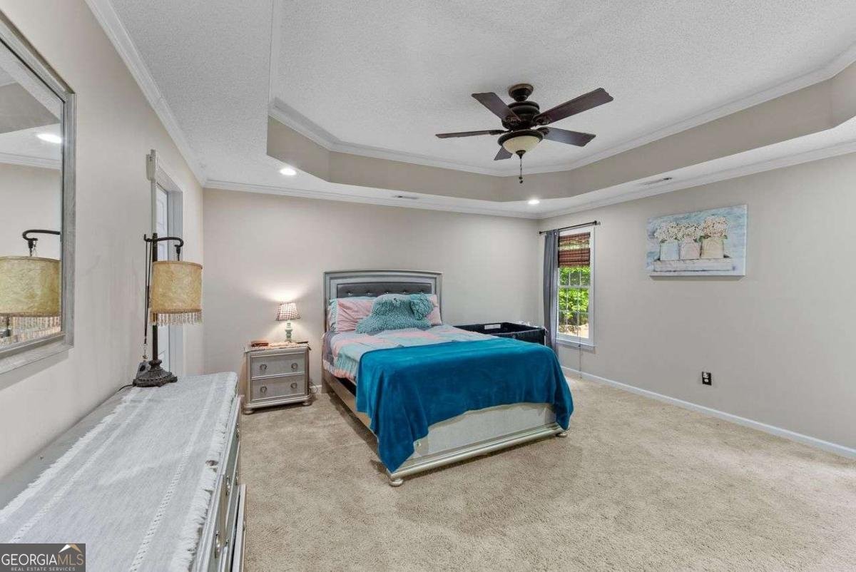 76 BARRINGTON FARMS Parkway Sharpsburg - 17